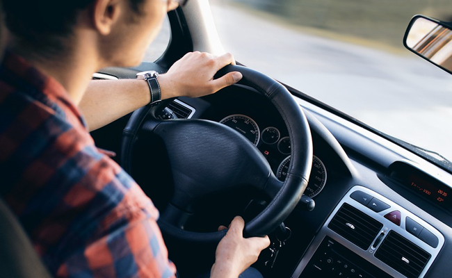 Combien coûte un permis de conduire ? Comment le financer ?