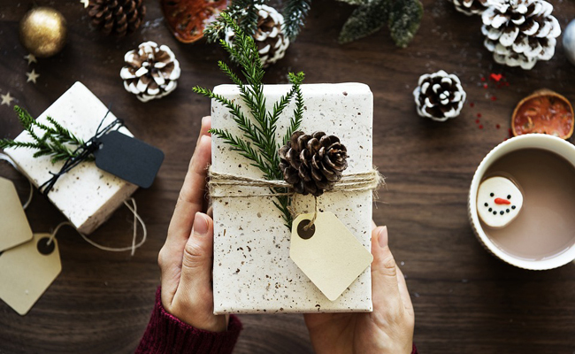 Cadeaux de Noël: le budget légèrement en baisse pour les Français