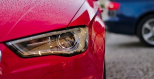 Quel est le coût d'une voiture à l'année en comptant l'achat, assurance, entretien, etc ?